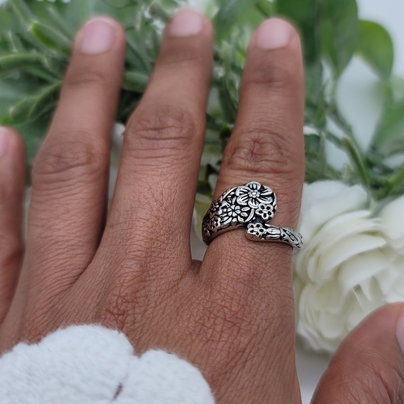 ❤️ FLORAL SPOON RING - Picture 3 of 8